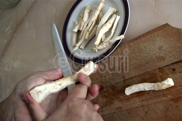 Cum sa pui castraveti murati in saramura