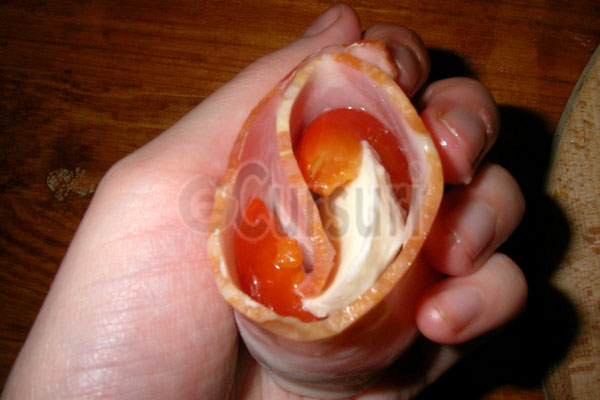 Rulouri cu bacon, mozzarella si  gogosari murati